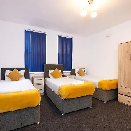 2 Bedroom 2 Bathroom Sleep 6 Free Secure Parking