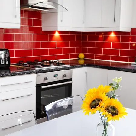 2 Bedroom 2 Bathroom Sleep 6 Free Secure Parking Leeds (West Yorkshire)