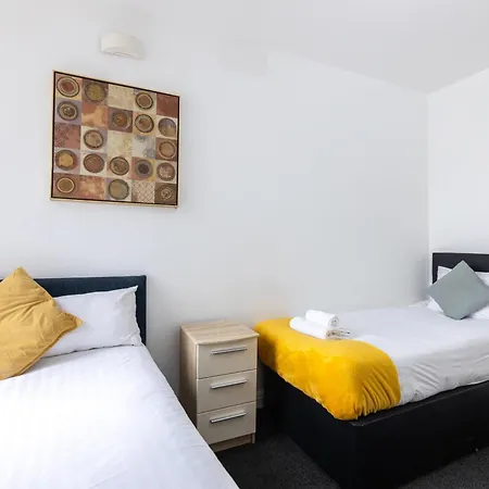 Apartment 2 Bedroom 2 Bathroom Sleep 6 Free Secure Parking